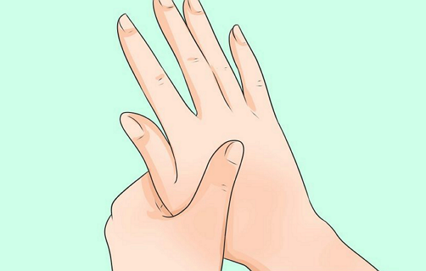 massage mặt sau bàn tay